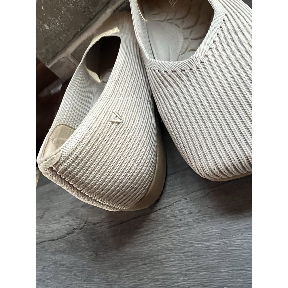 Vivaia Square-Toe V-Cut Flats Margot 2.0 Golden Almond Size 39.5 8.5 US - Picture 5 of 14